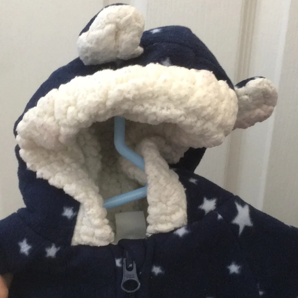 FINAL MARKDOWN INFANTS’ Old Navy Fleece-lined Starry Bunting w/Ears 6-12 months